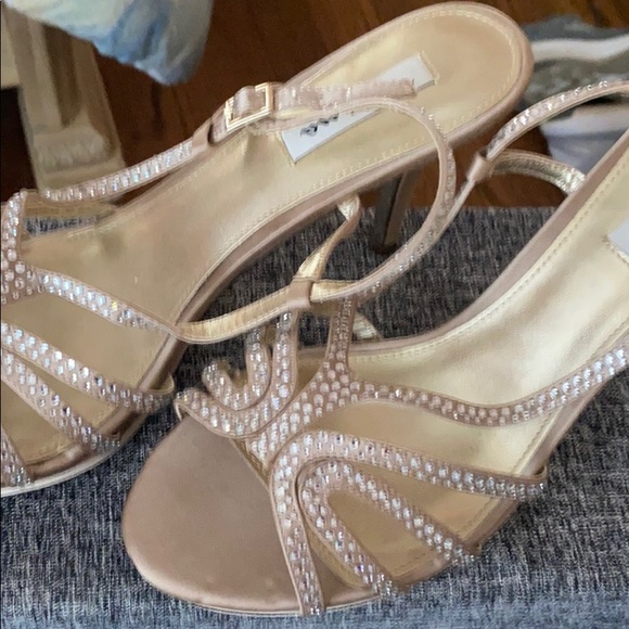 Ladies - Picture 1 of 2